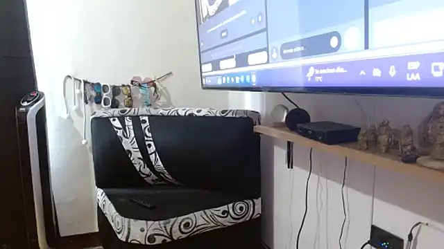 emilywhite48 online show from September 19, 2025, 2:32 pm