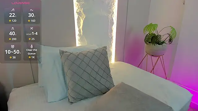 nare celebi  online show from November 13, 2025, 2:26 am