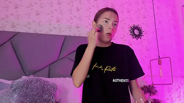 Snapshot of meganandtylerr19 chatting on November 18, 2025, 11:46 am meganandtylerr19 online show from November 18, 2025, 11:46 am