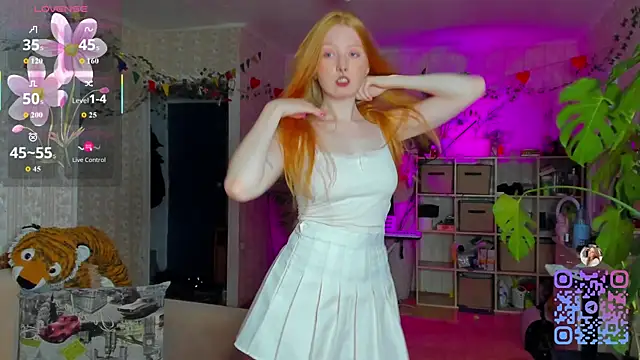 RitaSweety18 online show from June 17, 2026, 8:52 pm