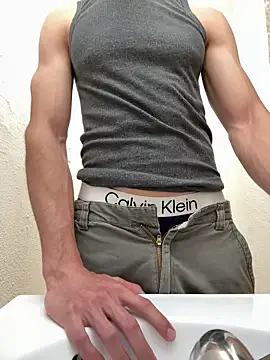 gymratforyouu online show from September 22, 2025, 2:39 am