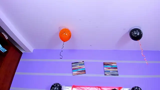 Emily Swiftt online show from October 30, 2025, 3:38 am