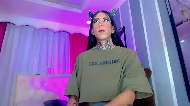 Julia Bulette1 online show from April 4, 2026, 1:06 pm