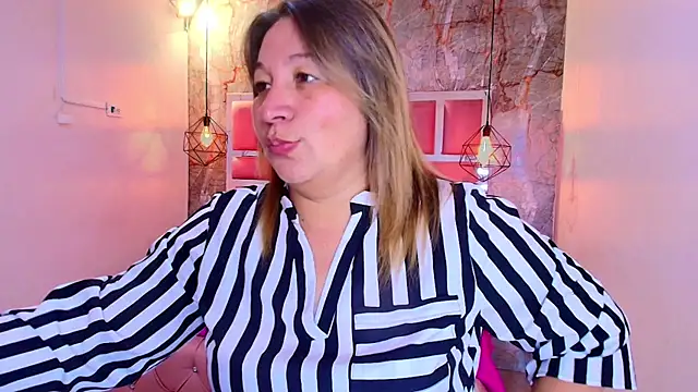 MaylinRosse  online show from March 19, 2026, 7:03 pm