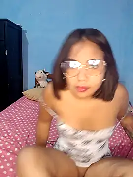 Snapshot of little_onixx chatting on November 7, 2025, 12:10 pm little onixx online show from November 7, 2025, 12:10 pm