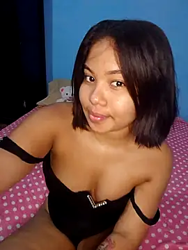 Snapshot of little_onixx chatting on November 9, 2025, 4:44 pm little onixx online show from November 9, 2025, 4:44 pm