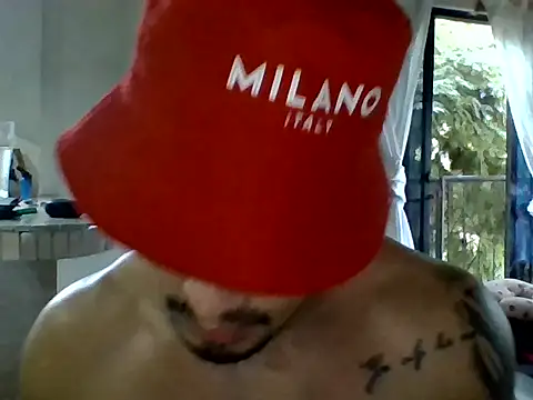 XavierFox1 online show from November 12, 2025, 7:40 pm