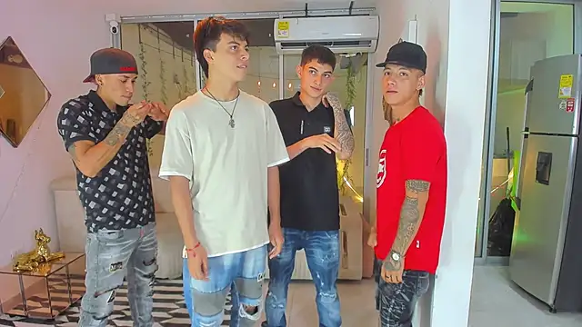 Snapshot of Houseofwarrios chatting on November 12, 2025, 5:44 am Houseofwarrios online show from November 12, 2025, 5:44 am