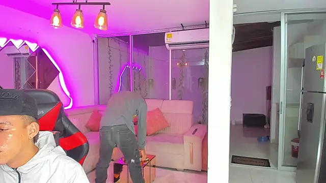 Snapshot of Houseofwarrios chatting on November 23, 2025, 5:17 am Houseofwarrios online show from November 23, 2025, 5:17 am