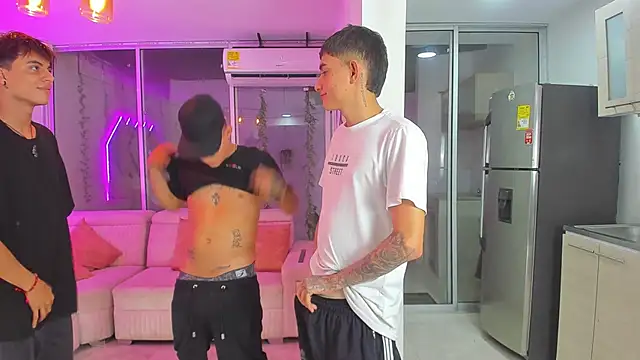 Snapshot of Houseofwarrios chatting on December 5, 2025, 5:50 am Houseofwarrios online show from December 5, 2025, 5:50 am