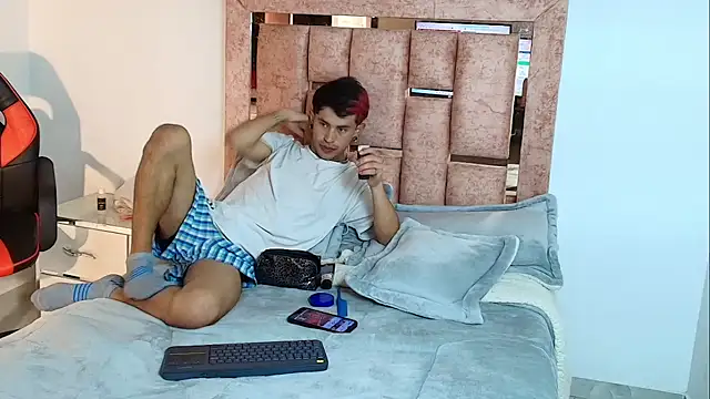 Snapshot of DemianSalvatore chatting on November 30, 2025, 7:25 pm DemianSalvatore online show from November 30, 2025, 7:25 pm