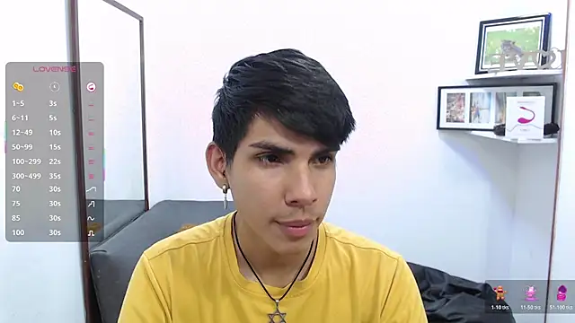 Snapshot of David_925_ chatting on November 25, 2025, 3:40 am David 925 online show from November 25, 2025, 3:40 am