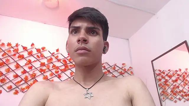 Snapshot of David_925_ chatting on October 16, 2025, 8:11 am David 925 online show from October 16, 2025, 8:11 am