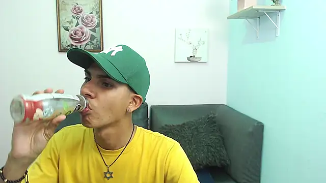 Snapshot of David_925_ chatting on October 11, 2025, 3:40 am David 925 online show from October 11, 2025, 3:40 am