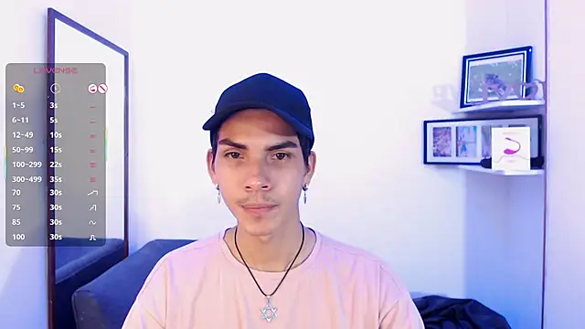 Snapshot of David_925_ chatting on November 30, 2025, 4:52 pm David 925 online show from November 30, 2025, 4:52 pm