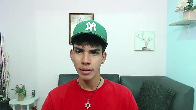 Snapshot of David_925_ chatting on October 19, 2025, 4:48 am David 925 online show from October 19, 2025, 4:48 am