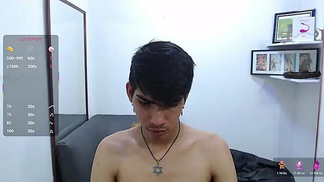 Snapshot of David_925_ chatting on November 23, 2025, 12:37 pm David 925 online show from November 23, 2025, 12:37 pm