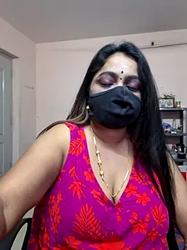 Snapshot of queendivya chatting on June 27, 2026, 12:27 am queendivya online show from June 27, 2026, 12:27 am