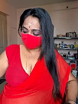 Snapshot of queendivya chatting on July 16, 2026, 5:04 am queendivya online show from July 16, 2026, 5:04 am
