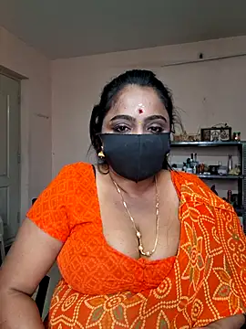Snapshot of queendivya chatting on July 5, 2026, 3:11 am queendivya online show from July 5, 2026, 3:11 am