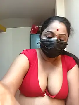 queendivya online show from March 4, 2026, 5:37 am