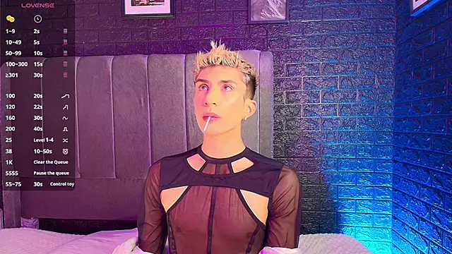 Snapshot of Erick_Velveth chatting on November 10, 2025, 6:29 am Erick Velveth online show from November 10, 2025, 6:29 am