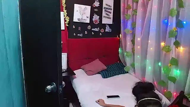 SSEXYY BITCHH online show from November 8, 2025, 6:11 pm