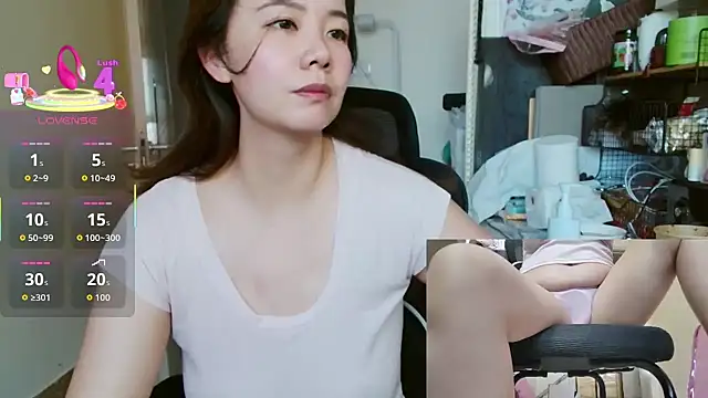 Snapshot of sallycui chatting on July 27, 2026, 10:50 pm sallycui online show from July 27, 2026, 10:50 pm