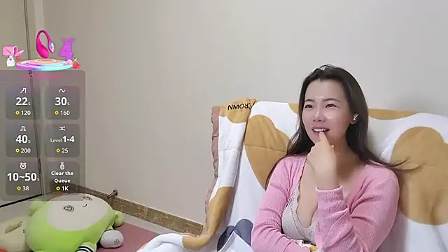 Snapshot of sallycui chatting on October 7, 2025, 11:17 pm sallycui online show from October 7, 2025, 11:17 pm