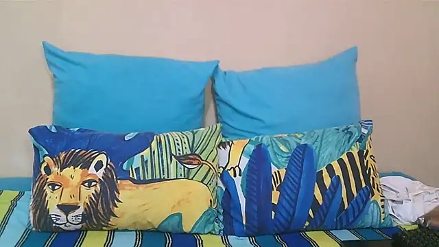 GAIGANTICBOOBS online show from April 19, 2026, 5:52 am