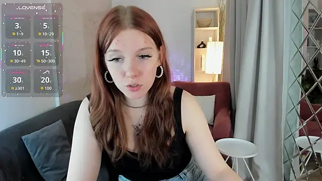 Snapshot of Layla_Glam chatting on November 23, 2025, 1:21 pm Layla Glam online show from November 23, 2025, 1:21 pm