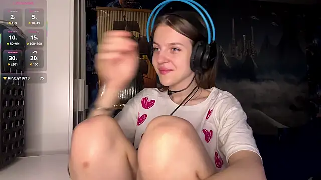 Snapshot of Elira_Breeze chatting on November 30, 2025, 12:28 pm Elira Breeze online show from November 30, 2025, 12:28 pm