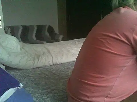 Lauray1 online show from November 8, 2025, 5:44 am