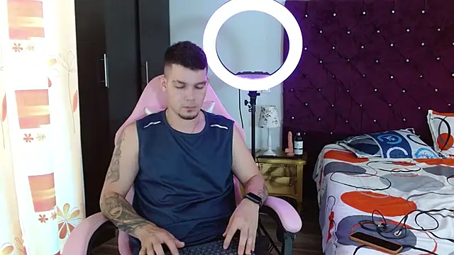 BooyHott  online show from November 1, 2025, 6:57 pm