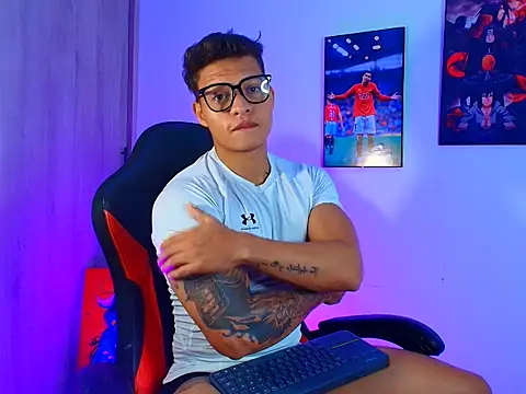 Snapshot of evan_greey chatting on October 15, 2025, 5:50 am evan greey online show from October 15, 2025, 5:50 am