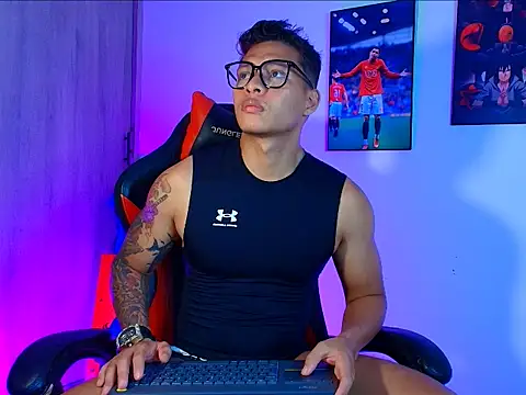 Snapshot of evan_greey chatting on September 18, 2025, 3:48 pm evan greey online show from September 18, 2025, 3:48 pm