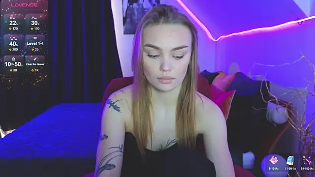 Snapshot of KitsyMoore chatting on October 11, 2025, 1:12 pm KitsyMoore online show from October 11, 2025, 1:12 pm