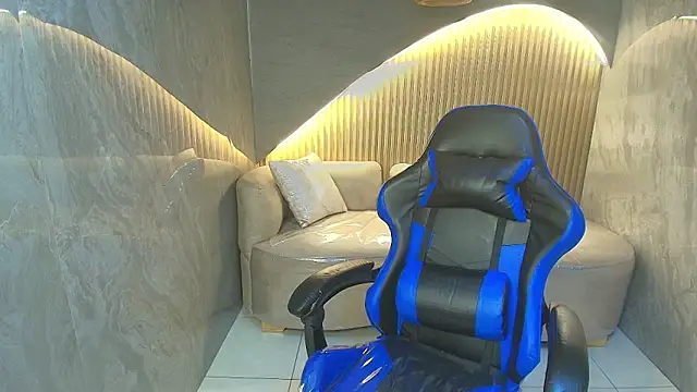 Snapshot of dany_r_ chatting on November 17, 2025, 1:26 pm dany r online show from November 17, 2025, 1:26 pm