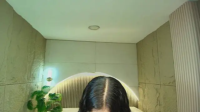 Snapshot of dany_r_ chatting on November 27, 2025, 1:00 pm dany r online show from November 27, 2025, 1:00 pm