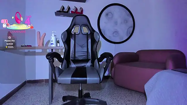 Isabella-Rosssi online show from November 23, 2025, 4:44 am