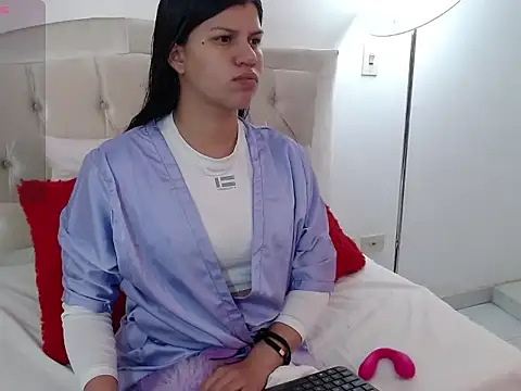 Arianaskyblue online show from October 30, 2025, 7:55 pm