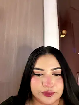 Mericute  online show from November 9, 2025, 1:53 am