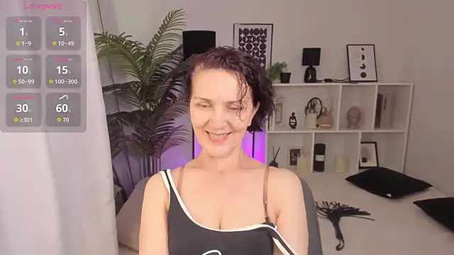 Snapshot of Irene_Marlow chatting on June 5, 2026, 7:47 am Irene Marlow online show from June 5, 2026, 7:47 am