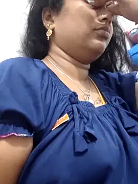 sweetqueen143 online show from March 30, 2026, 6:09 pm