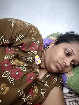 sweetqueen143 online show from February 24, 2026, 6:36 am