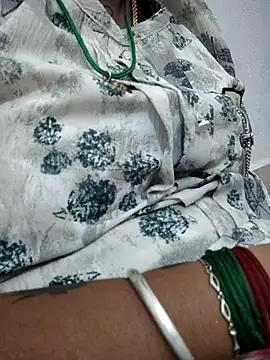 sweetqueen143 online show from February 3, 2026, 5:16 am