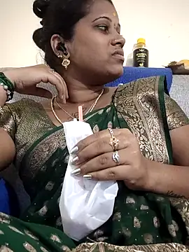 sweetqueen143 online show from January 9, 2026, 3:41 pm