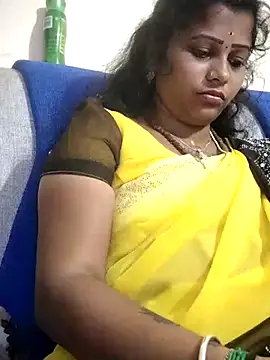 sweetqueen143 online show from November 13, 2025, 5:06 pm