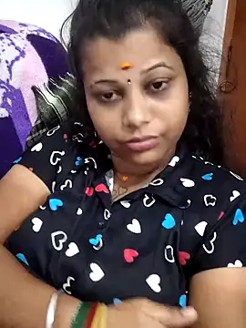 sweetqueen143 online show from June 1, 2026, 8:03 am