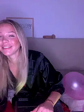 Bellablows online show from October 23, 2025, 10:08 pm